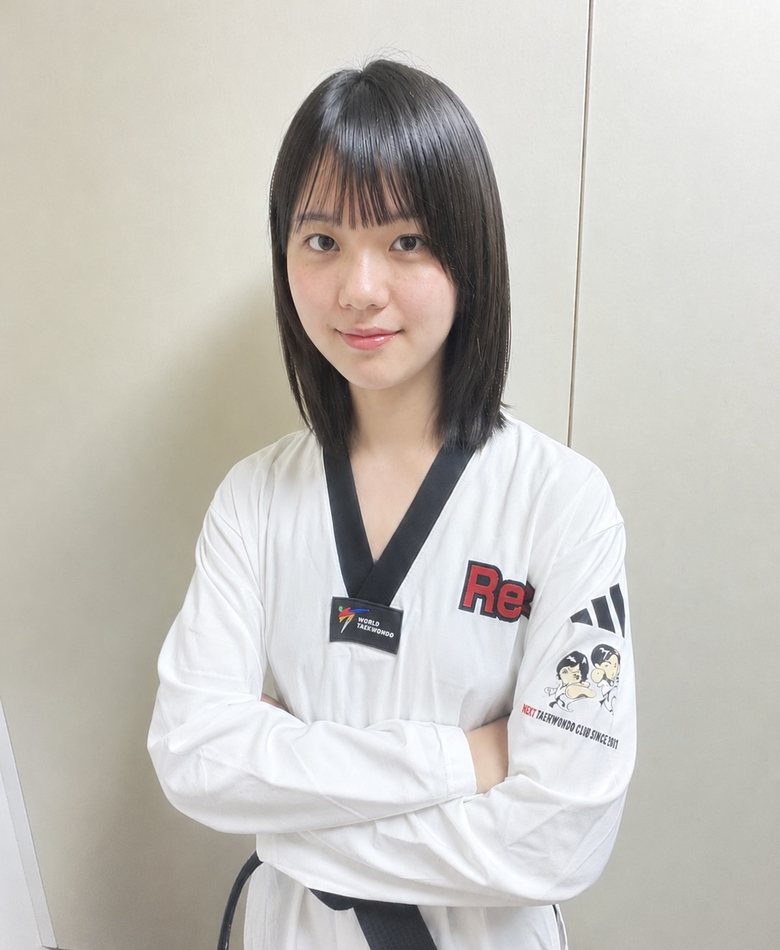 道着姿で腕を組む児玉 梨華選手